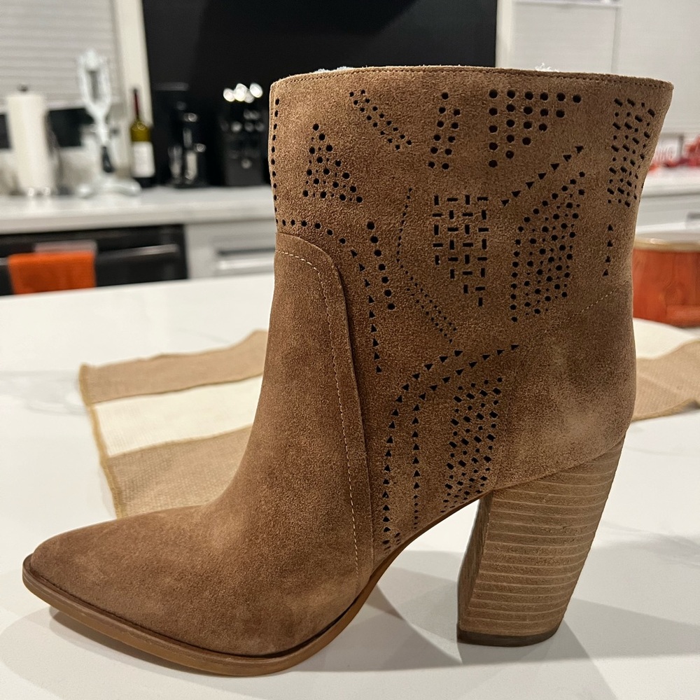 NWT Vince Camuto Cathryna Bootie